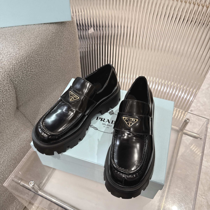 Pra*a flat shoes